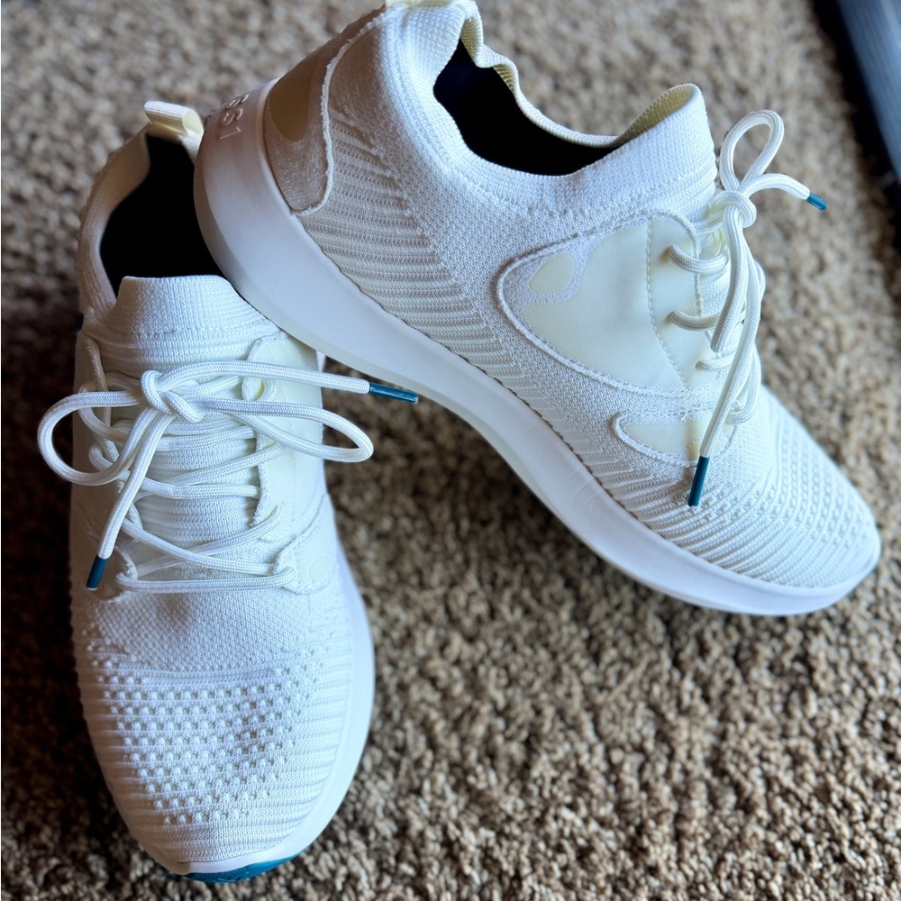 Vessi Everyday 2.0 Sneaker Men's Sz 11 Polar White Lace-Up Waterproof